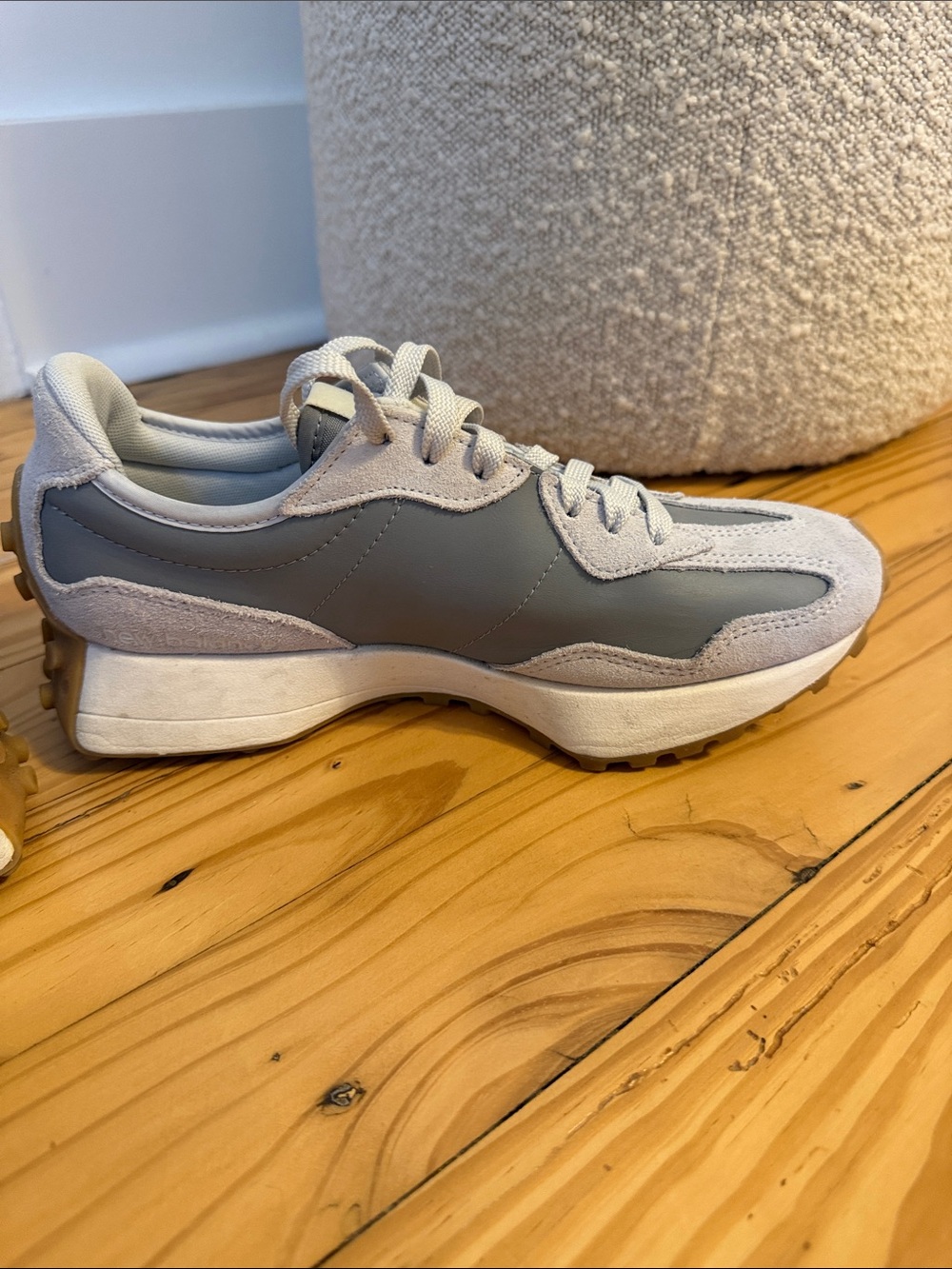 Women’s Gray New Balance 327 - Picture 4 of 9
